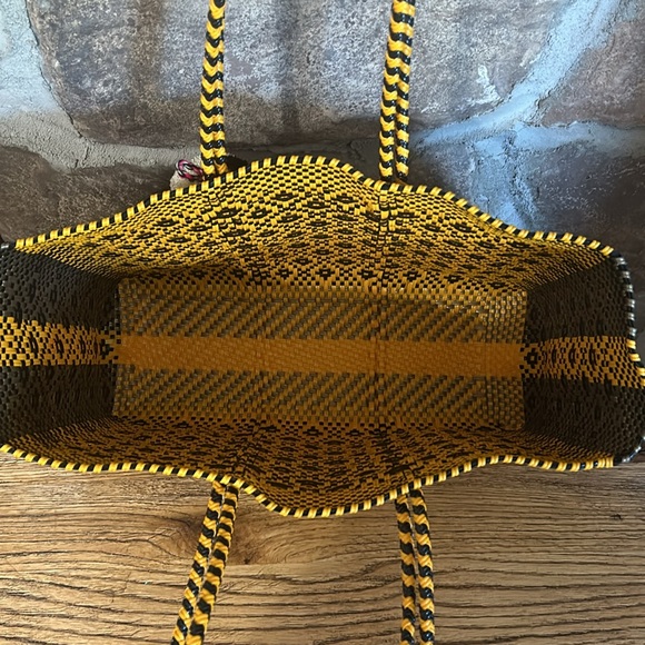 Waterproof Beach mexican plastic basket yellow gold and black - Picture 6 of 9